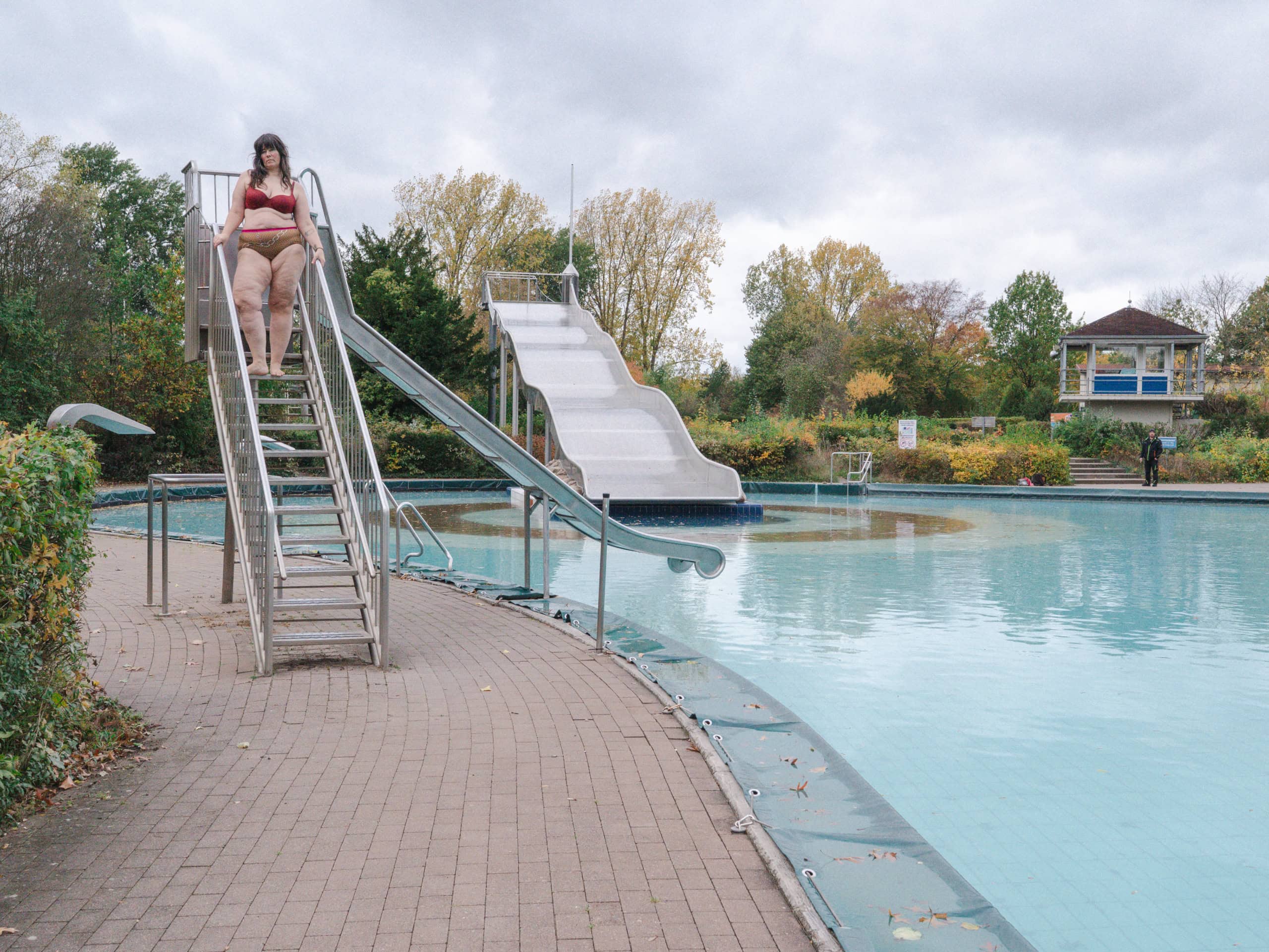 Selbstporträt im Freibad