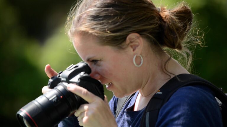 Standbild aus dem Video über die Fotografin Maria Feck