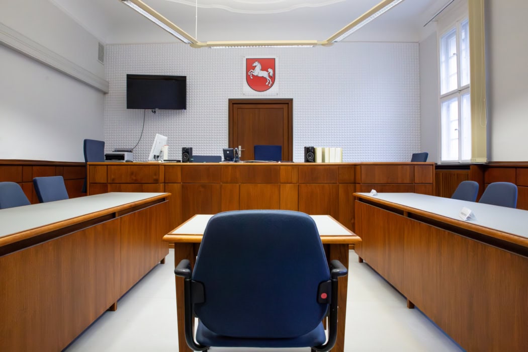 Gerichtssaal Frontalaufnahme